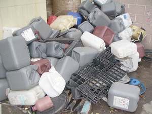 各種完成品状態(写真はポリ容器)